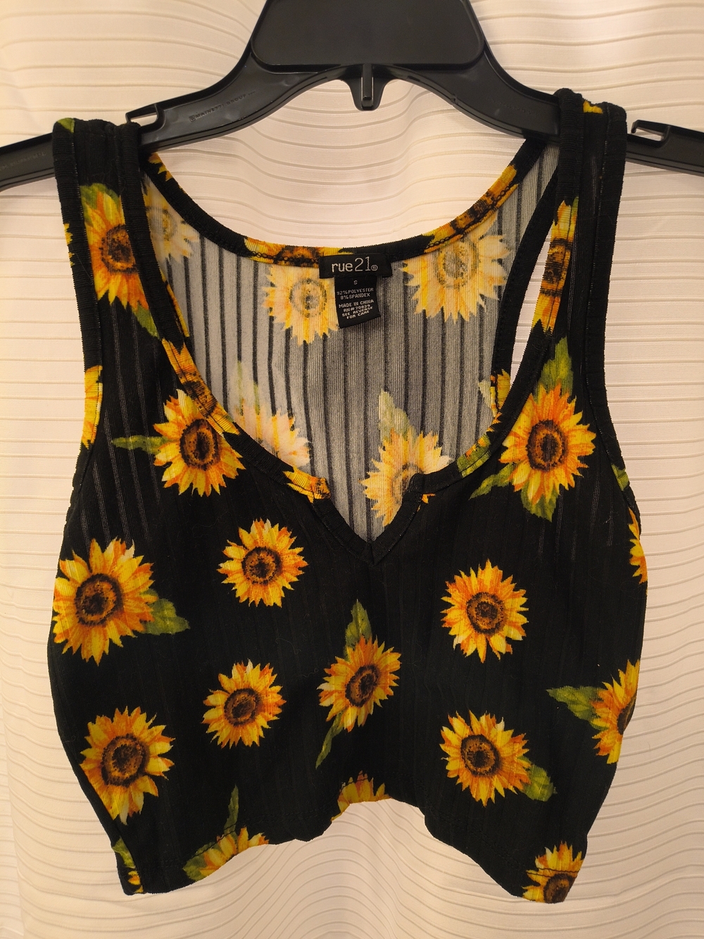 rue21 Black Sunflower V-Neck Cropped Tank